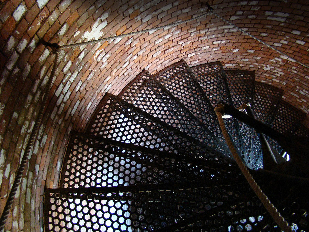 escaliers-acier-metal-atelier-fer-cave1